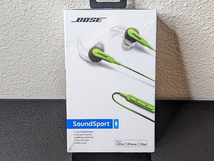 Bose SoundSport In-Ear Headphones Green Made for Apple products