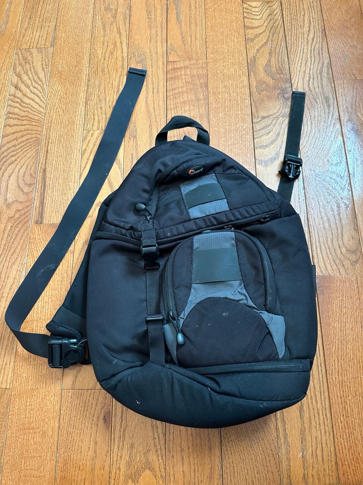 Lowepro SlingShot 200 AW Camera Bag (Black) Fits SLR Camera 4-5 Lens Kit