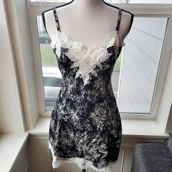 Victoria's Secret 1980's Gold Label Lingerie | S