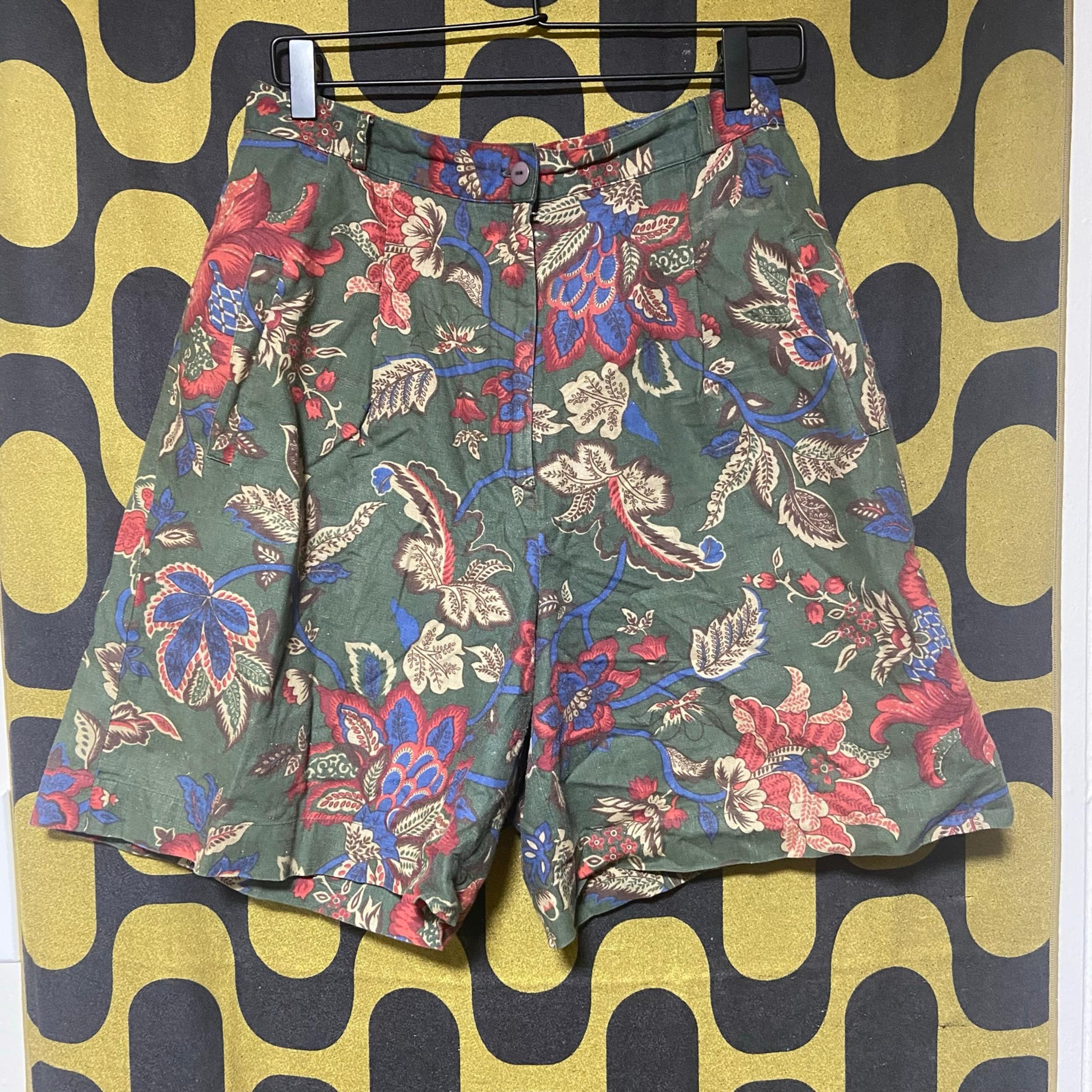 Vintage Rafaella High Waisted Mom/Grannycore Funky Floral Shorts