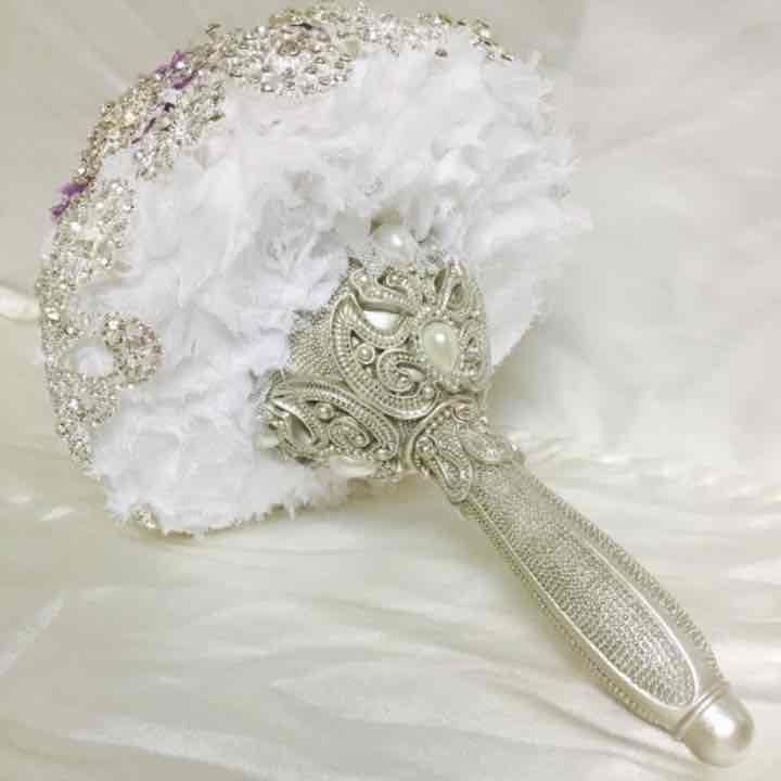 Brooch wedding bouquet