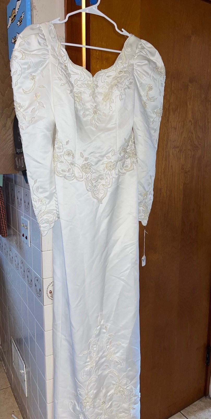 Vintage Ivory Wedding Bridal Gown (1990's)