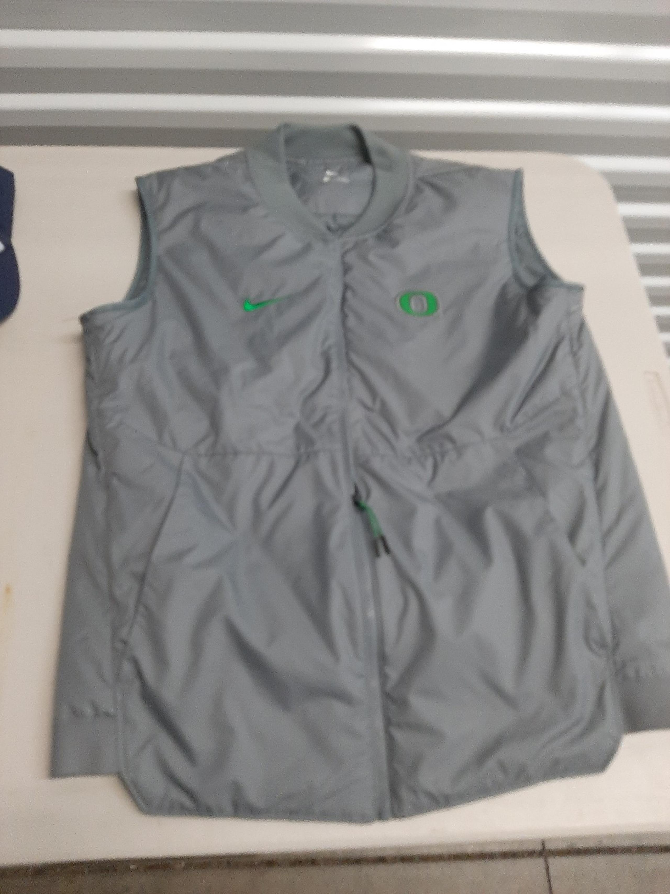 Oregon DUCKS Football TEAM ISSUED Nike Tech Zip Up VEST Men's M Field Pac 12