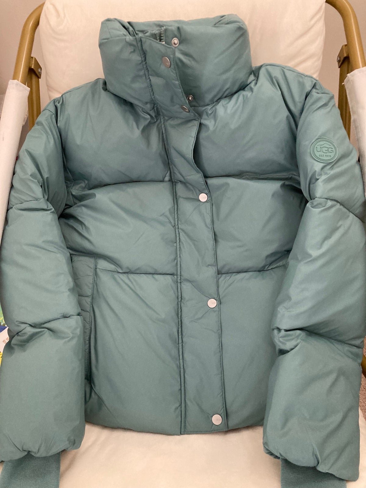 NWT UGG WOMEN VICKIE PUFFER JACKET AVR S