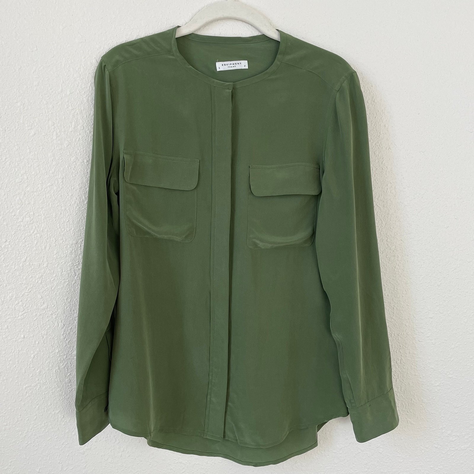Equipment Femme Lynn Collarless Silk Blouse Green Size Small Luxury Office