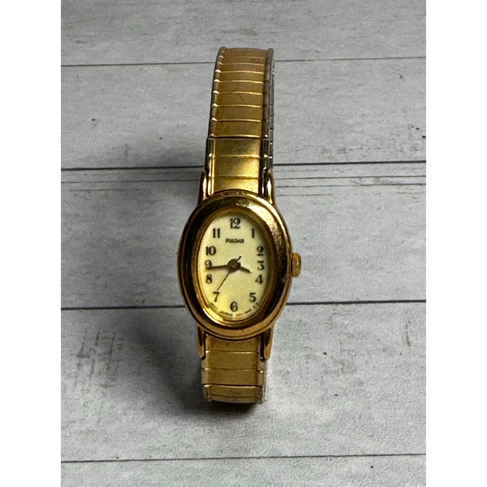 Pulsar Watch Womens Stainless Gold Steel Stretch Water Resist Luminescent Quartz