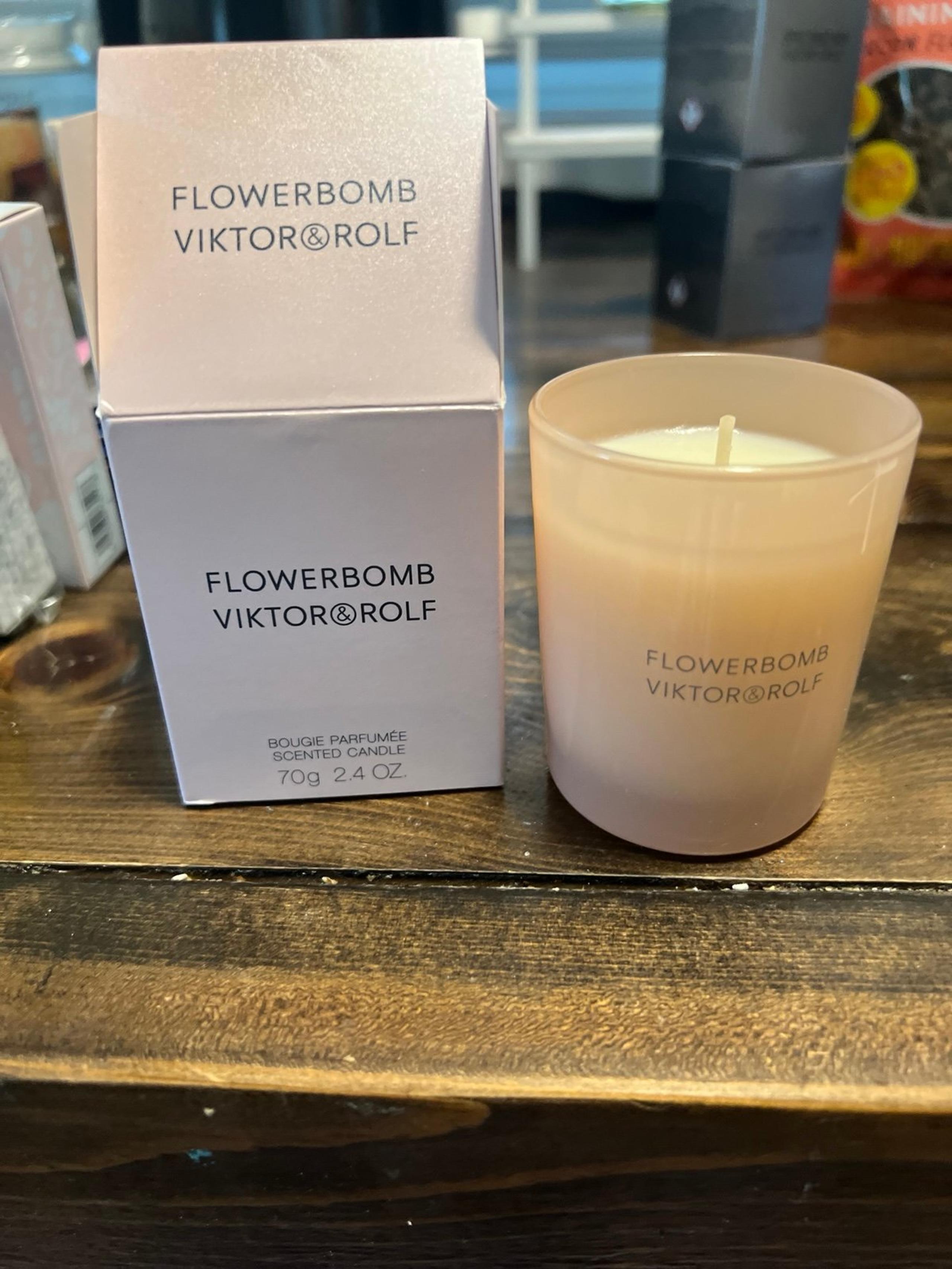 Pink vil flower bomb candle in the feminine scent.