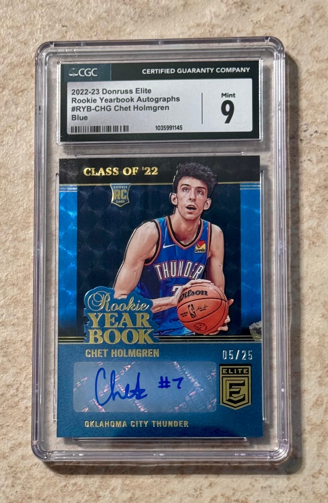 2022-23 Donruss Elite Chet Holmgren RC Rookie YearBook Auto Blue /25 CGC 9 w/ 10