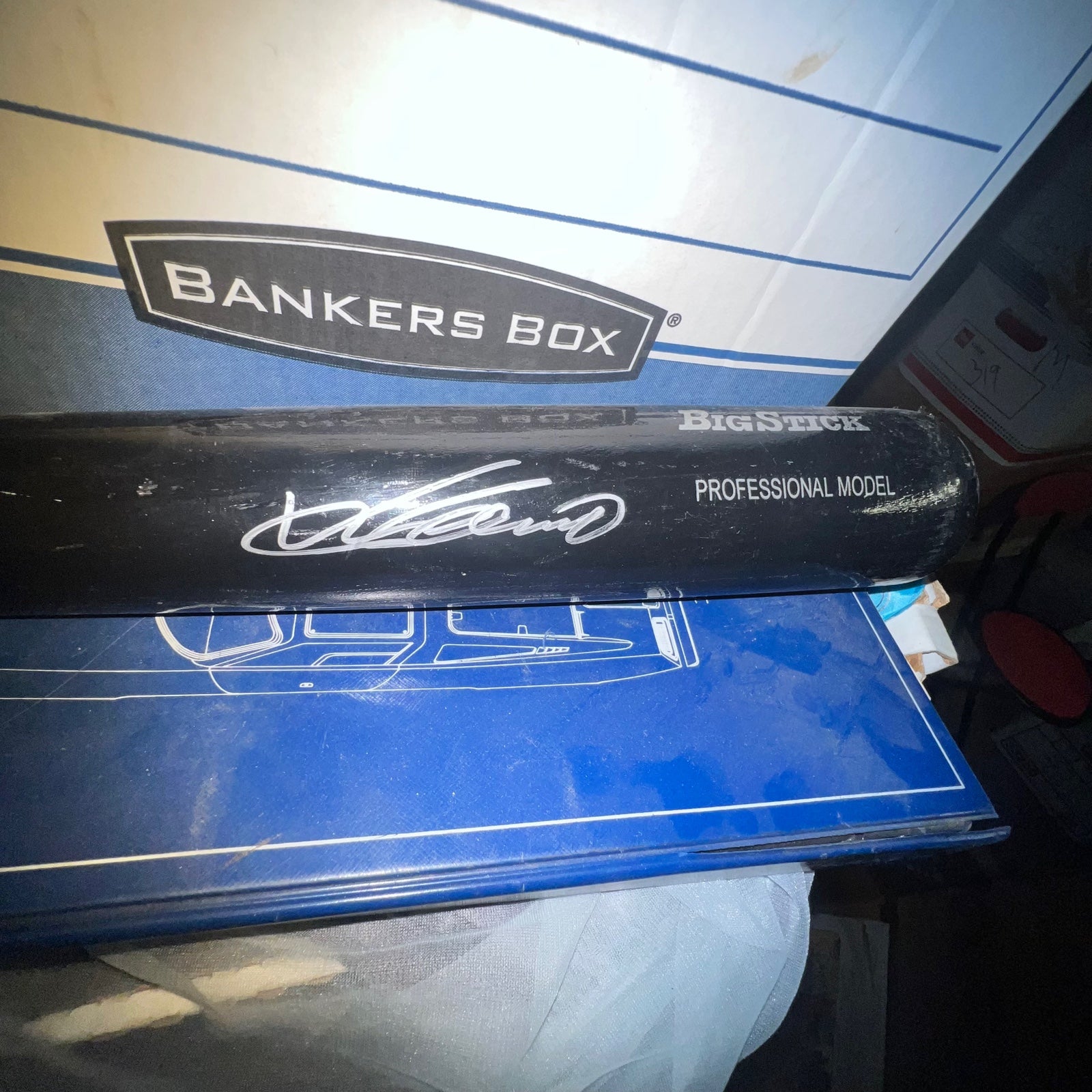 VLADIMIR GUERRERO SIGNED RAWLINGS BASEBALL BAT