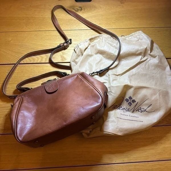 Patricia Nash p38401 brown leather doctor bag purse