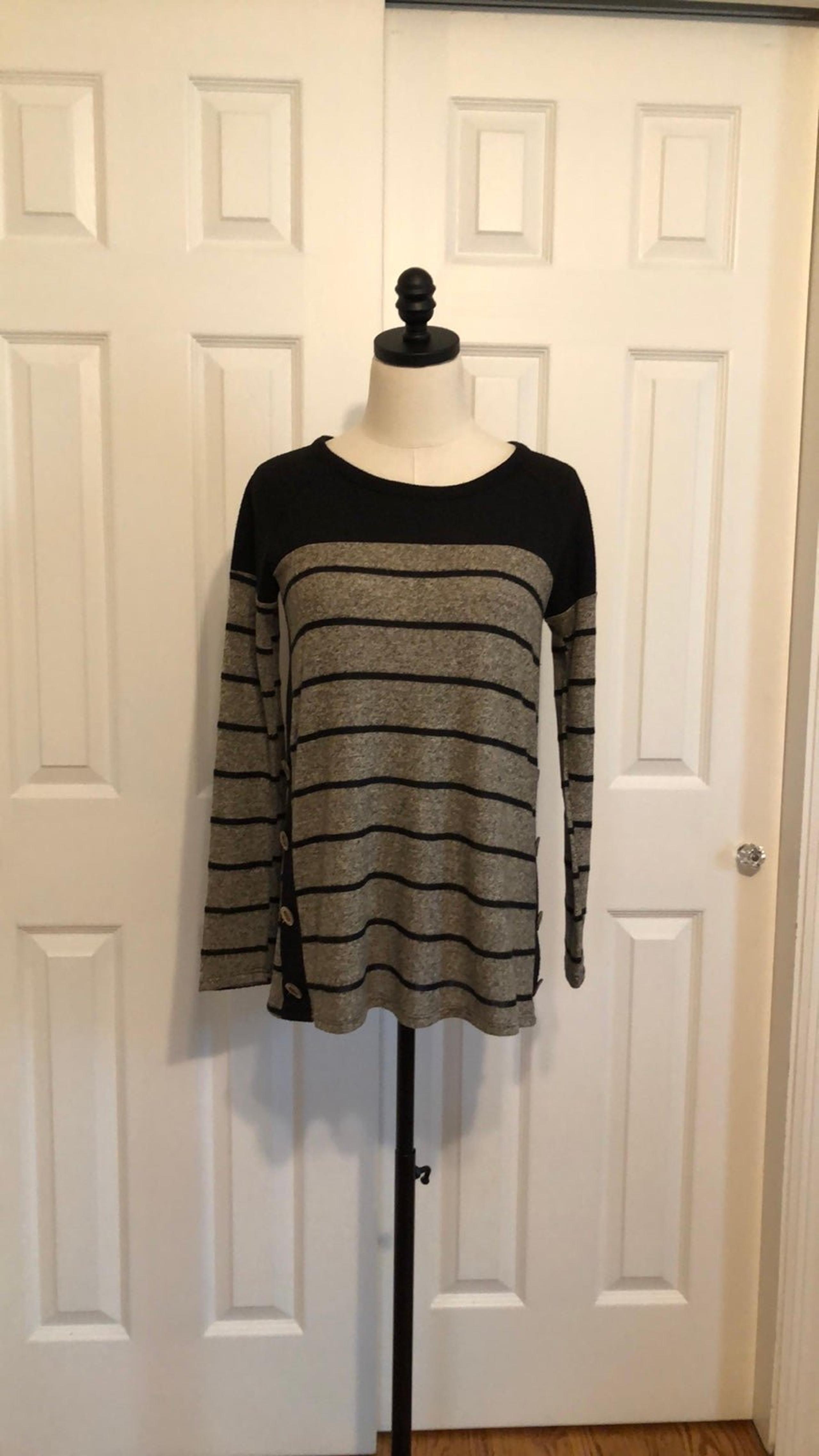 Vanilla Bay black and gray stripped pullover sweater