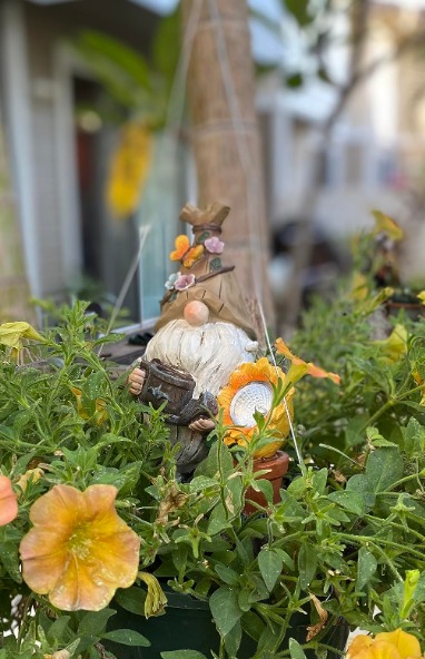 Garden Gnome Statue, Resin Figurine with Bright Solar Sunflower Lights, Outdoor