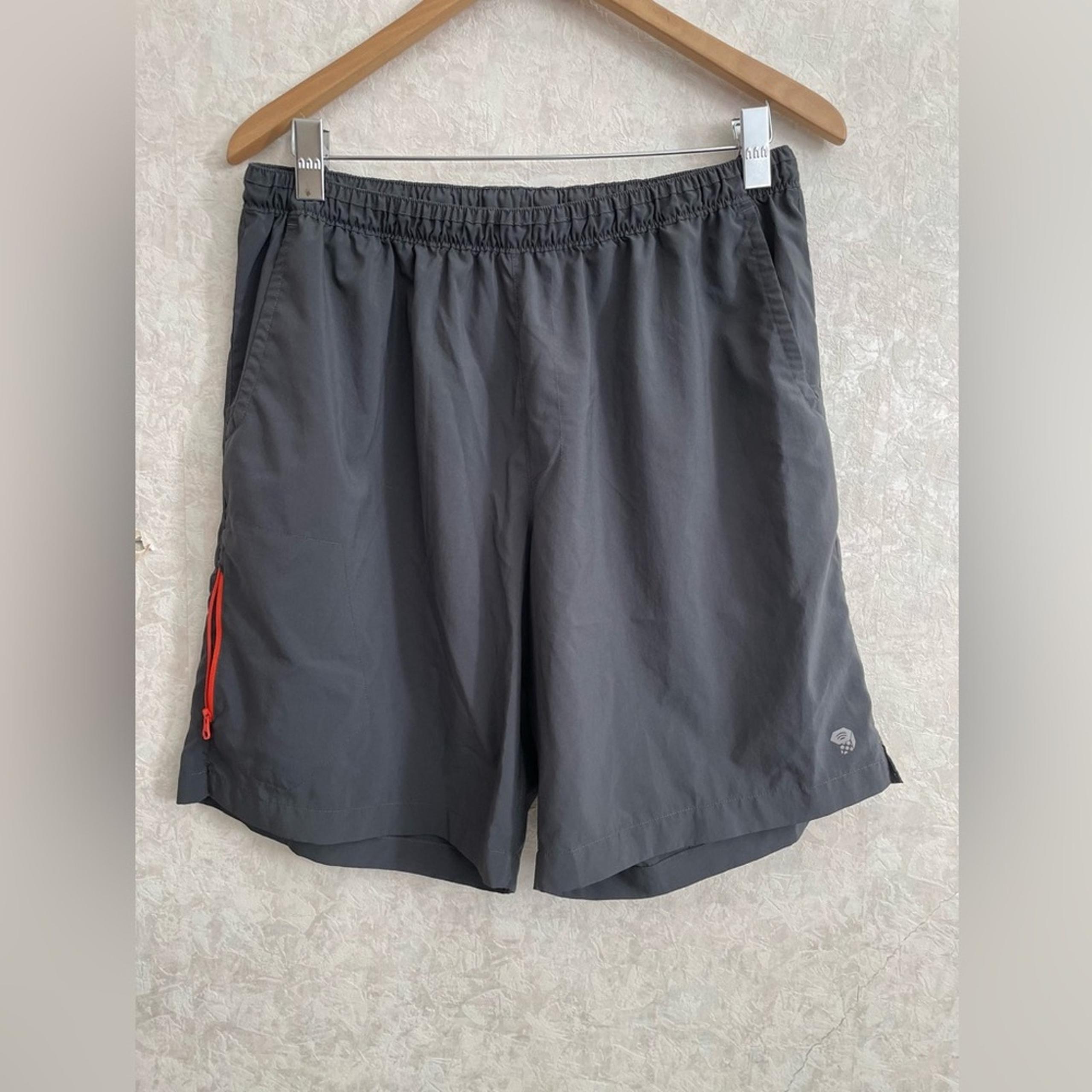 Mountain Hardware men's size extra large gray athletic shorts