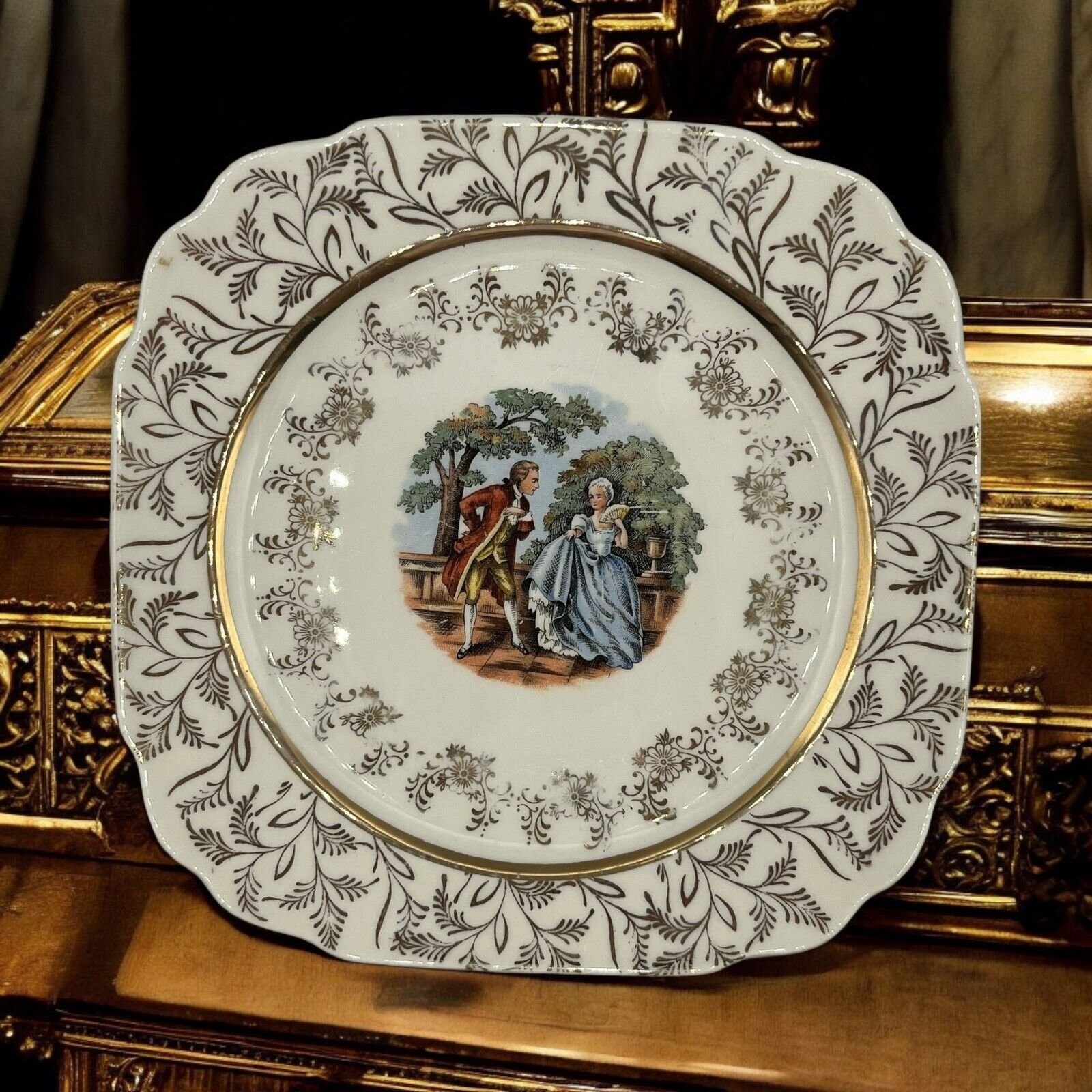 Set 4 Atlas Fine China Warranted 22K Gold Colonial Courting Couple Plate Dish