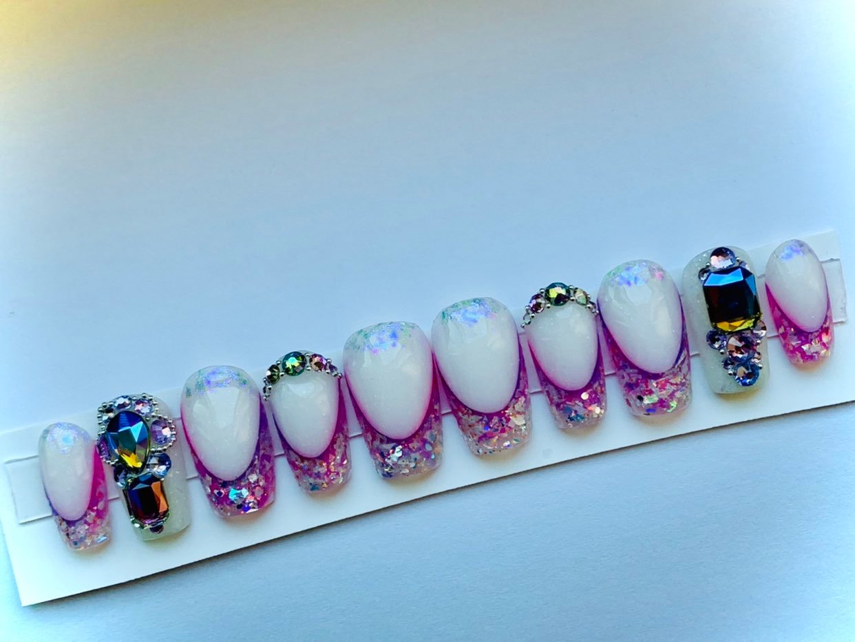 Press on nails