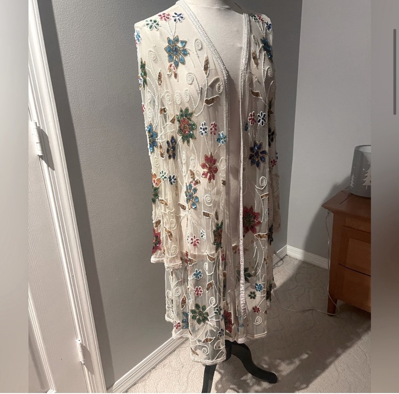 Raiments Inc Gorgeous Sequin Floral tunic embellished with Pearls Medium