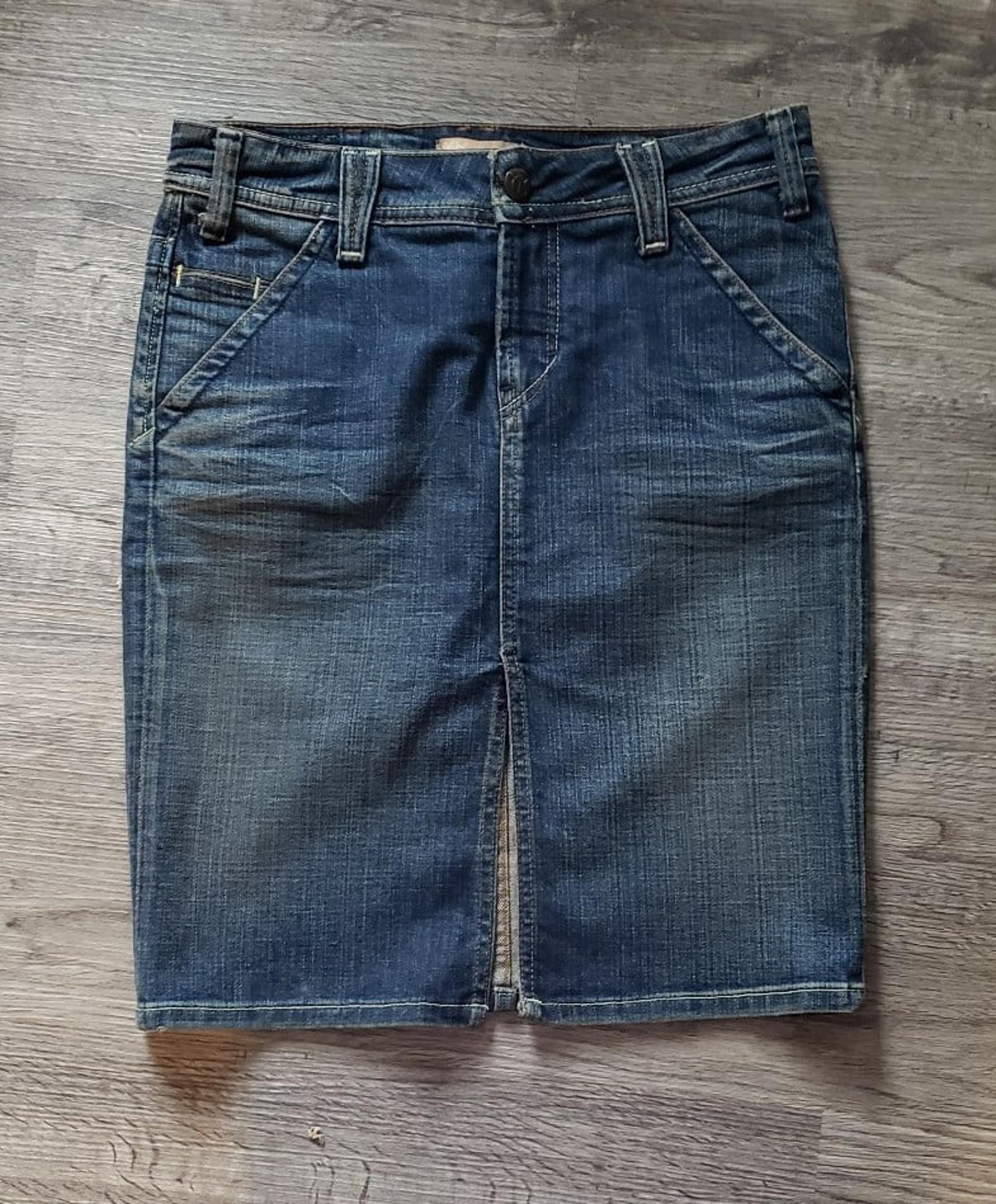 Yanuk Jean Knee Length Front Slit Skirt Size 4  30in Waist