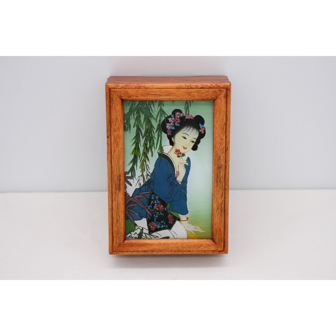 Japanese Woman Geisha Reverse Painting on Glass Wooden Jewelry box