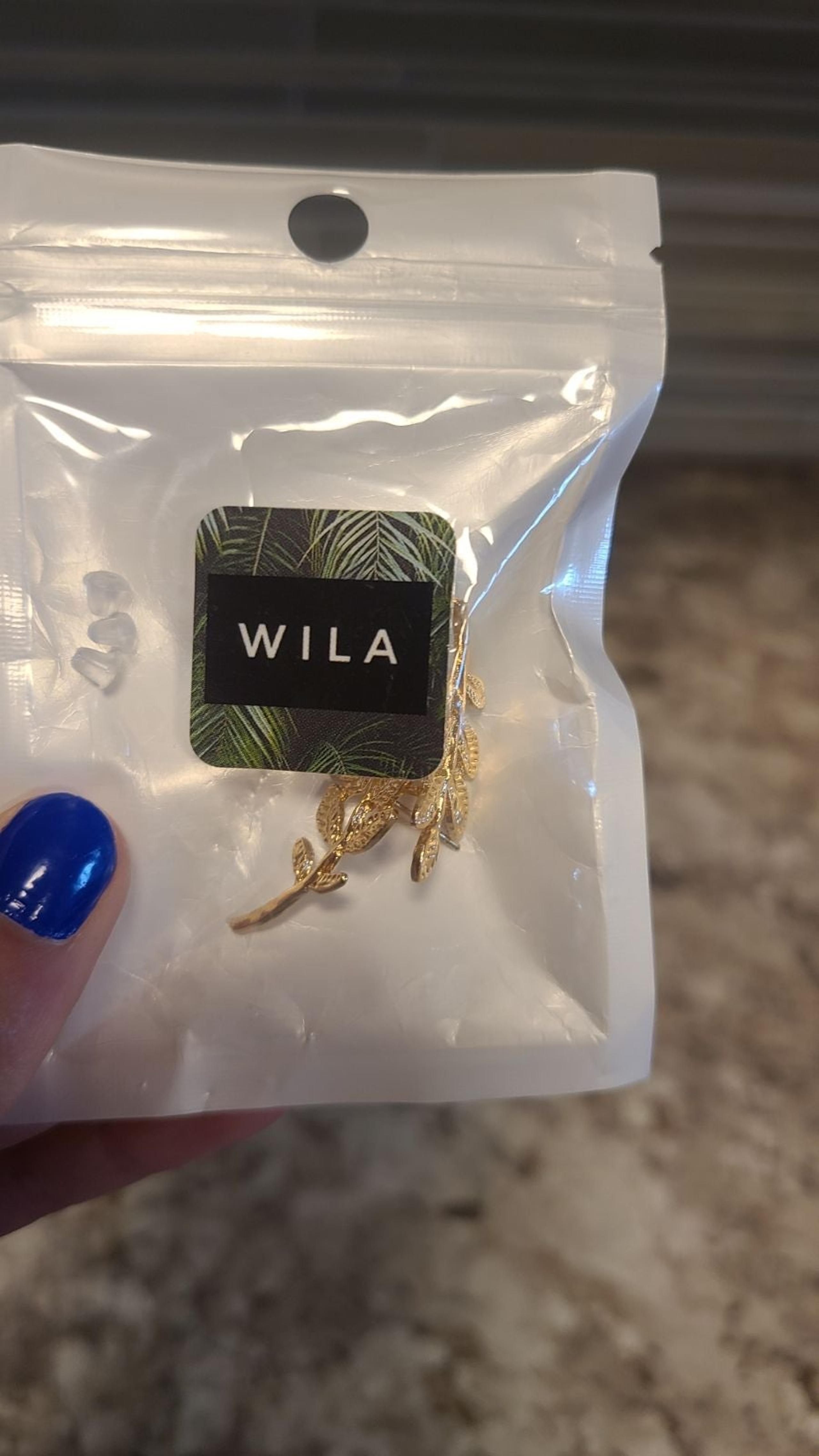 Wila Gold leaf climber earrings