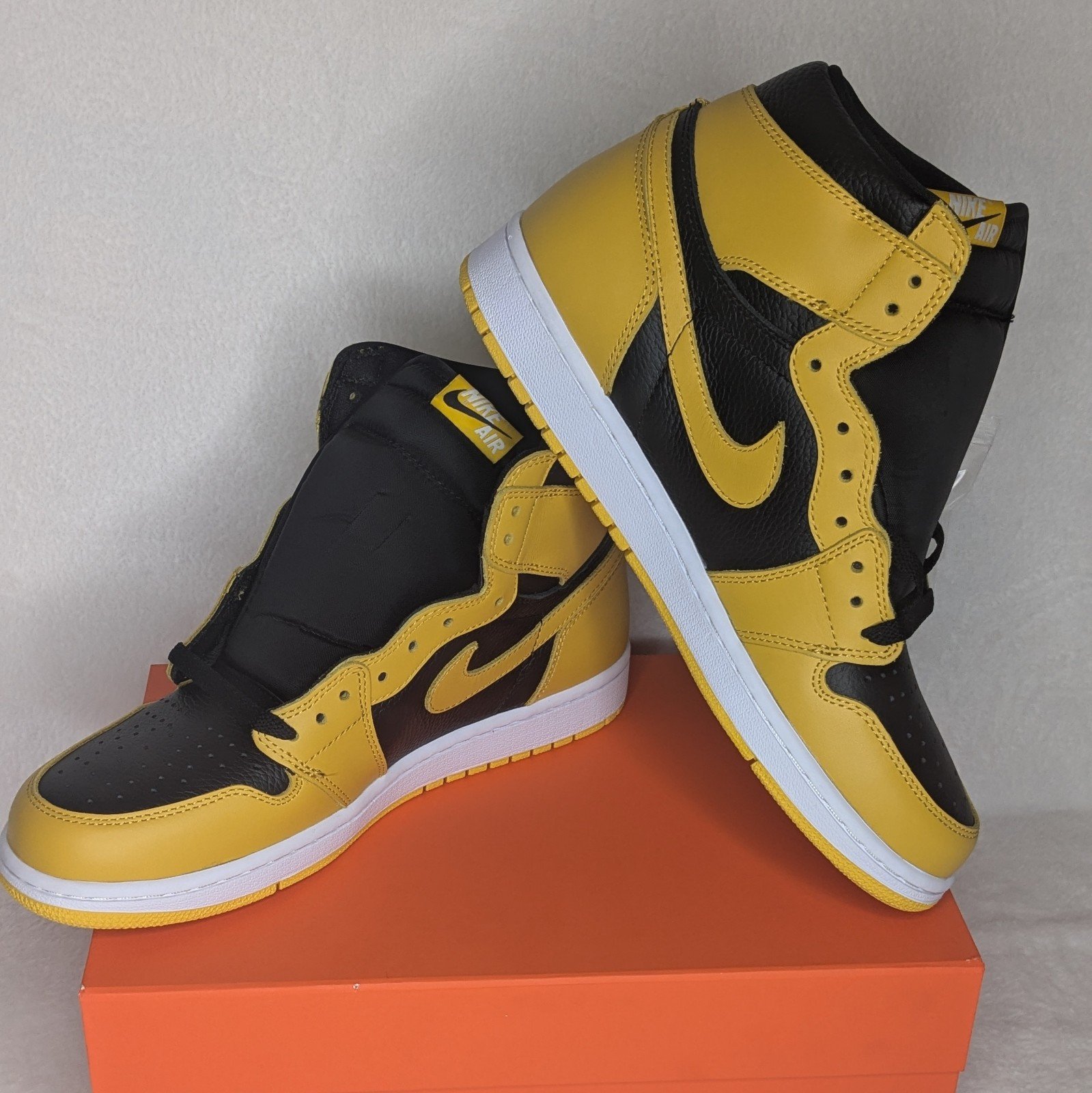 New Air Jordan 1 High Pollen 2021 Size 10.5 Rare Retro Authentic Yellow Black MJ