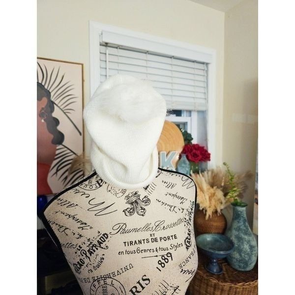 New New York & Company Acrylic Ivory PomPom Hat