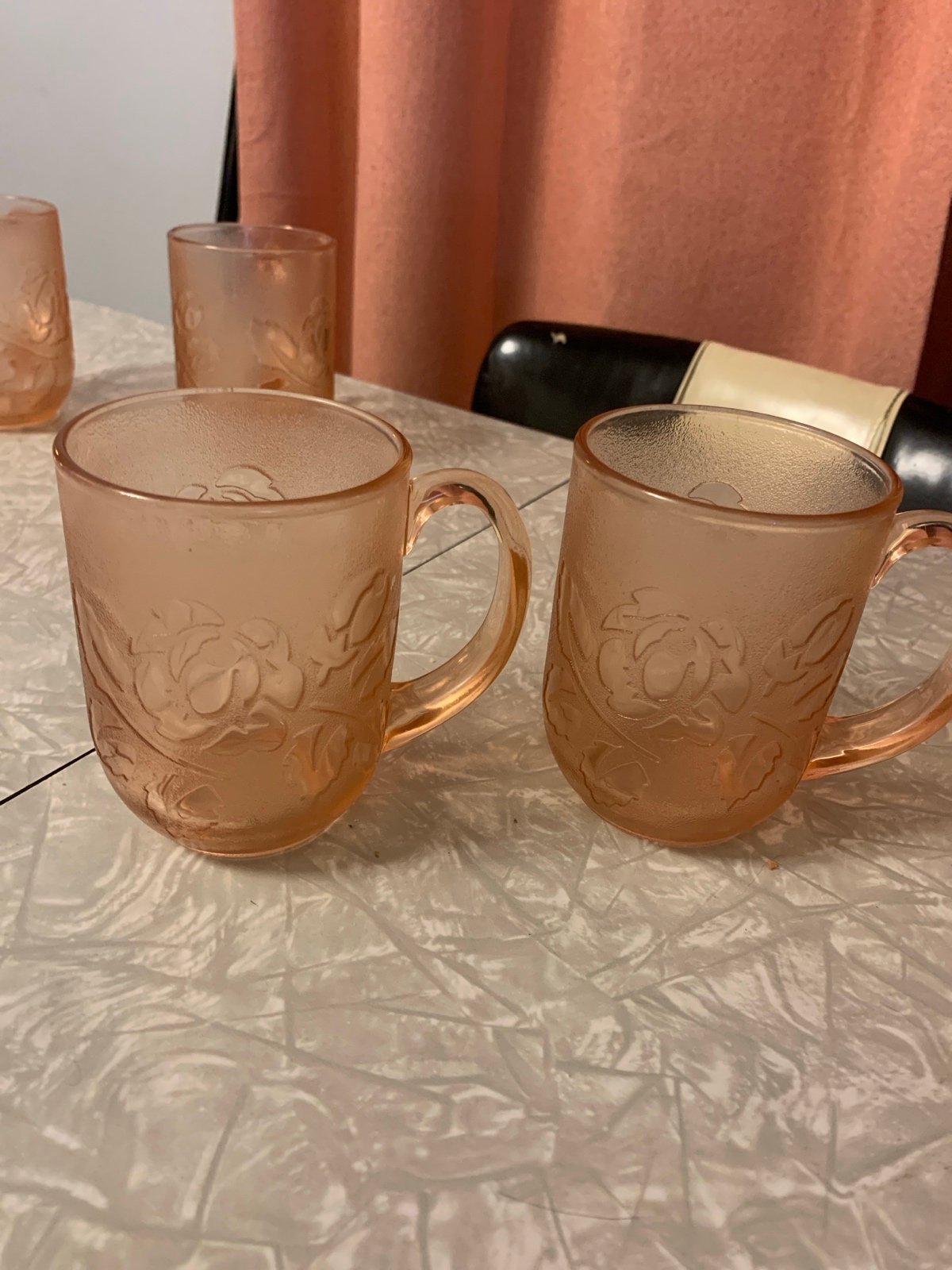 Vintage arcoroc rose bud raised on depression glass mugs(8)
