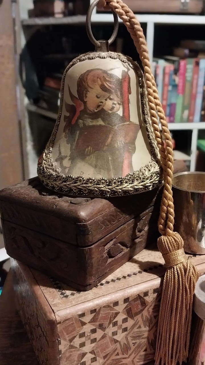 VTG REUGE Red Velvet Christmas Bell Music Box