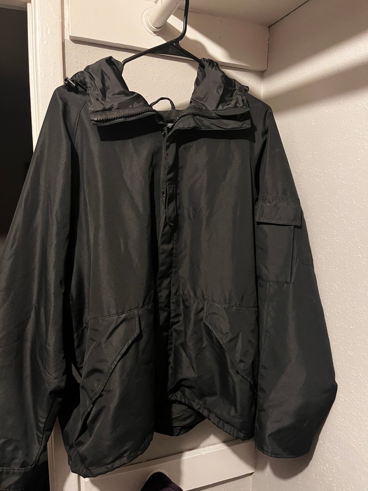 Zara Men’s Black Oversized Polyester Jacket.