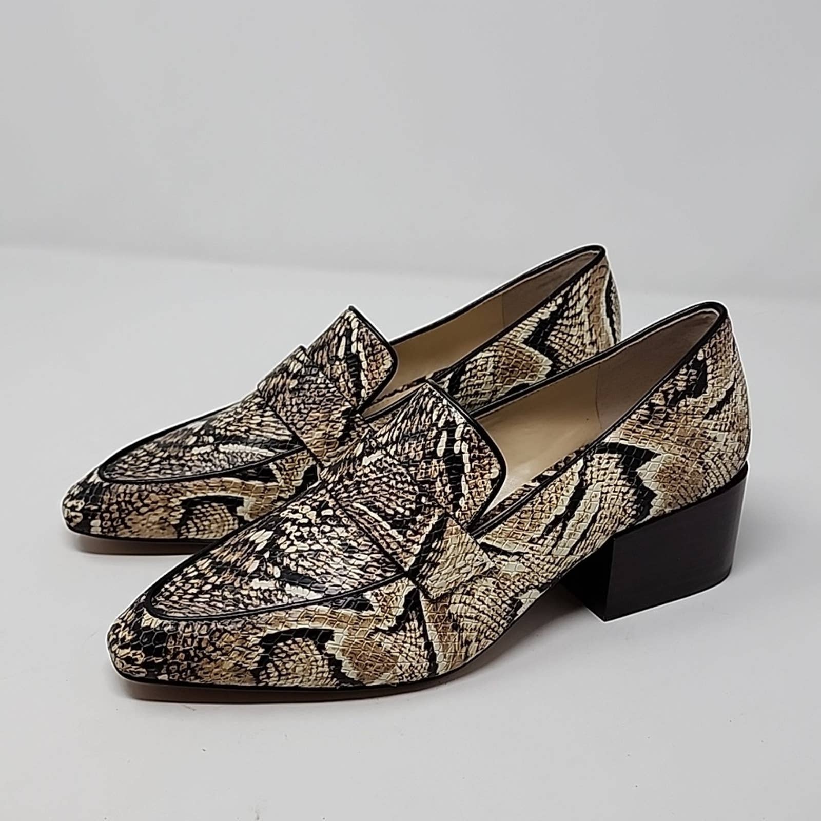 Vince Camuto Adealia Snakeskin Print Leather Loafers Size 7.5