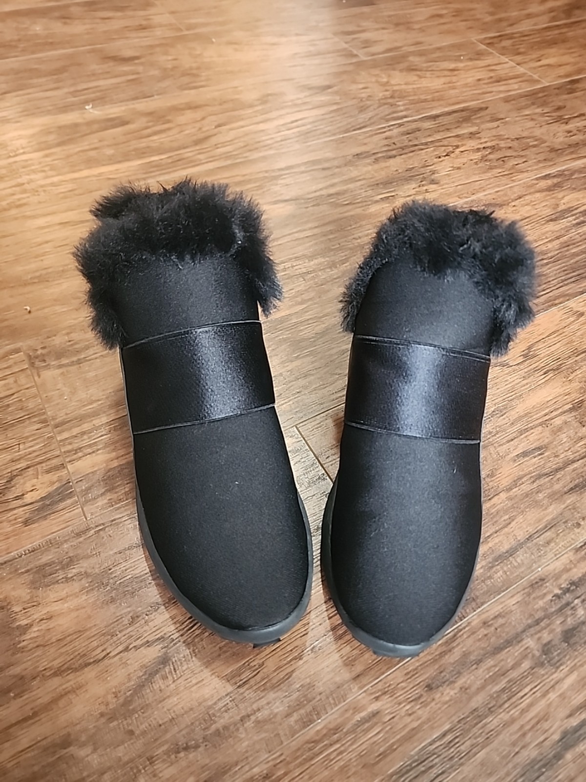 Donna Karan Women Black 8 Cory Slip On Sneak Faux Fur Pre-owned slightly used