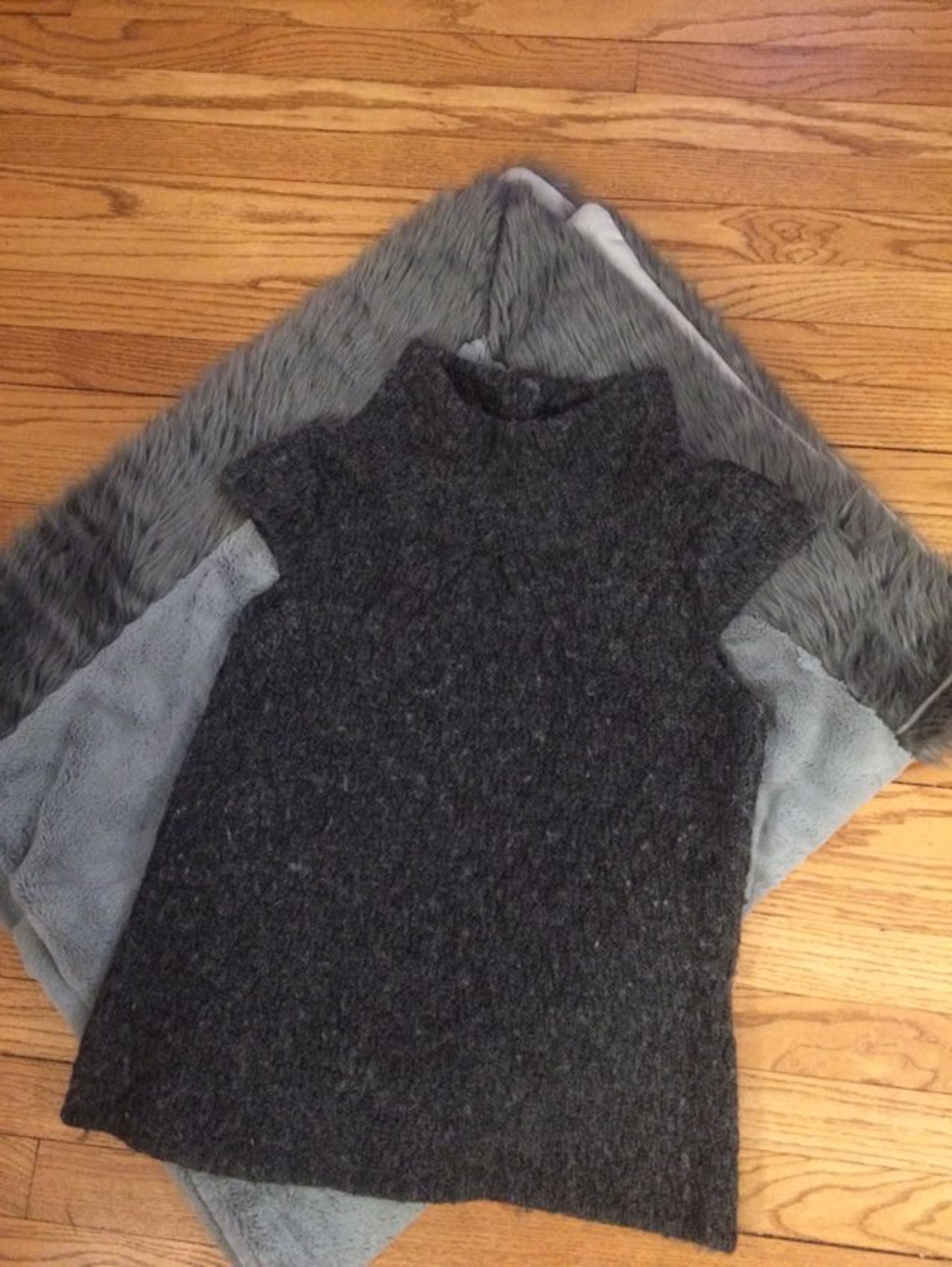 Short Sleeve Sweater Sm - Design History