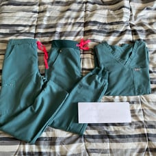 figs scrub set