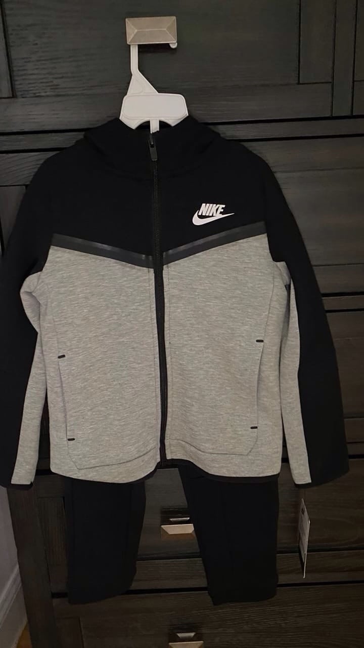 Nike Tech