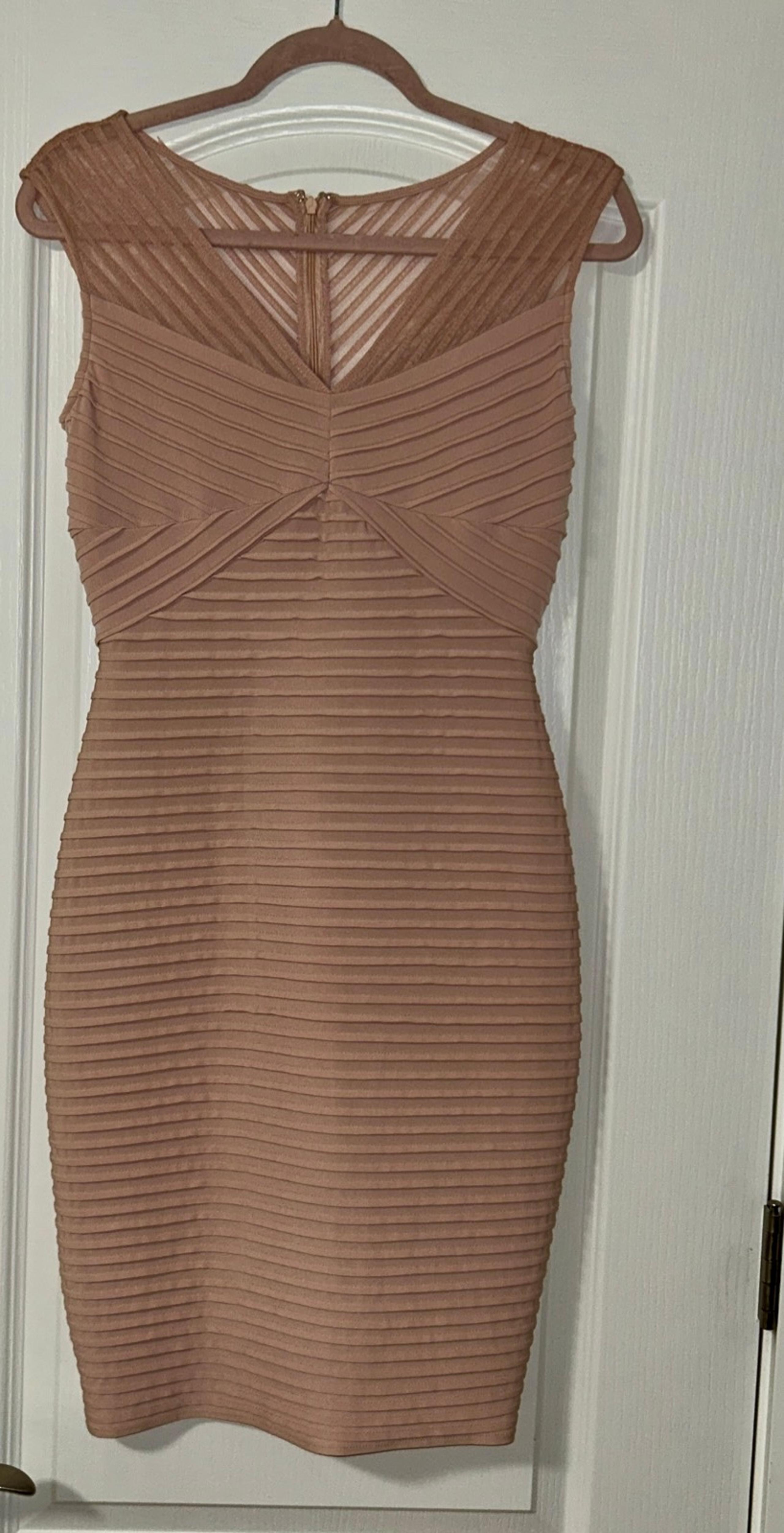 CALVIN KLEIN | Blush Pink Sleeveless V-Neck Banded Sheath Bodycon Dress Sz 4