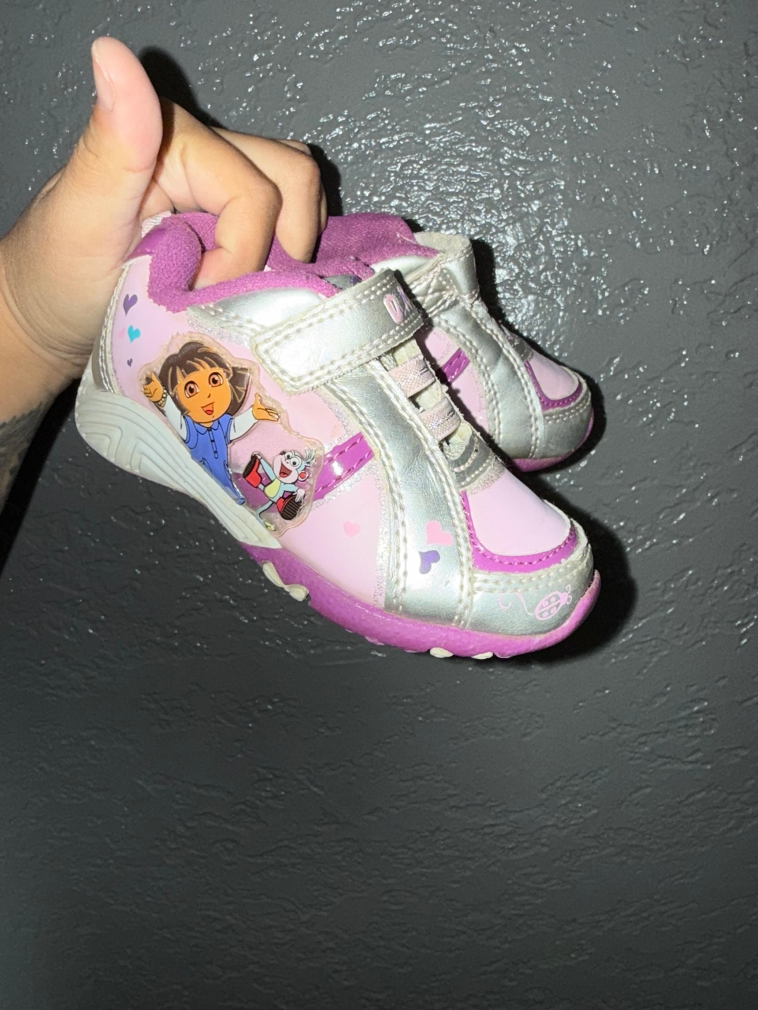 Dora 2014 Shoes Size 7C