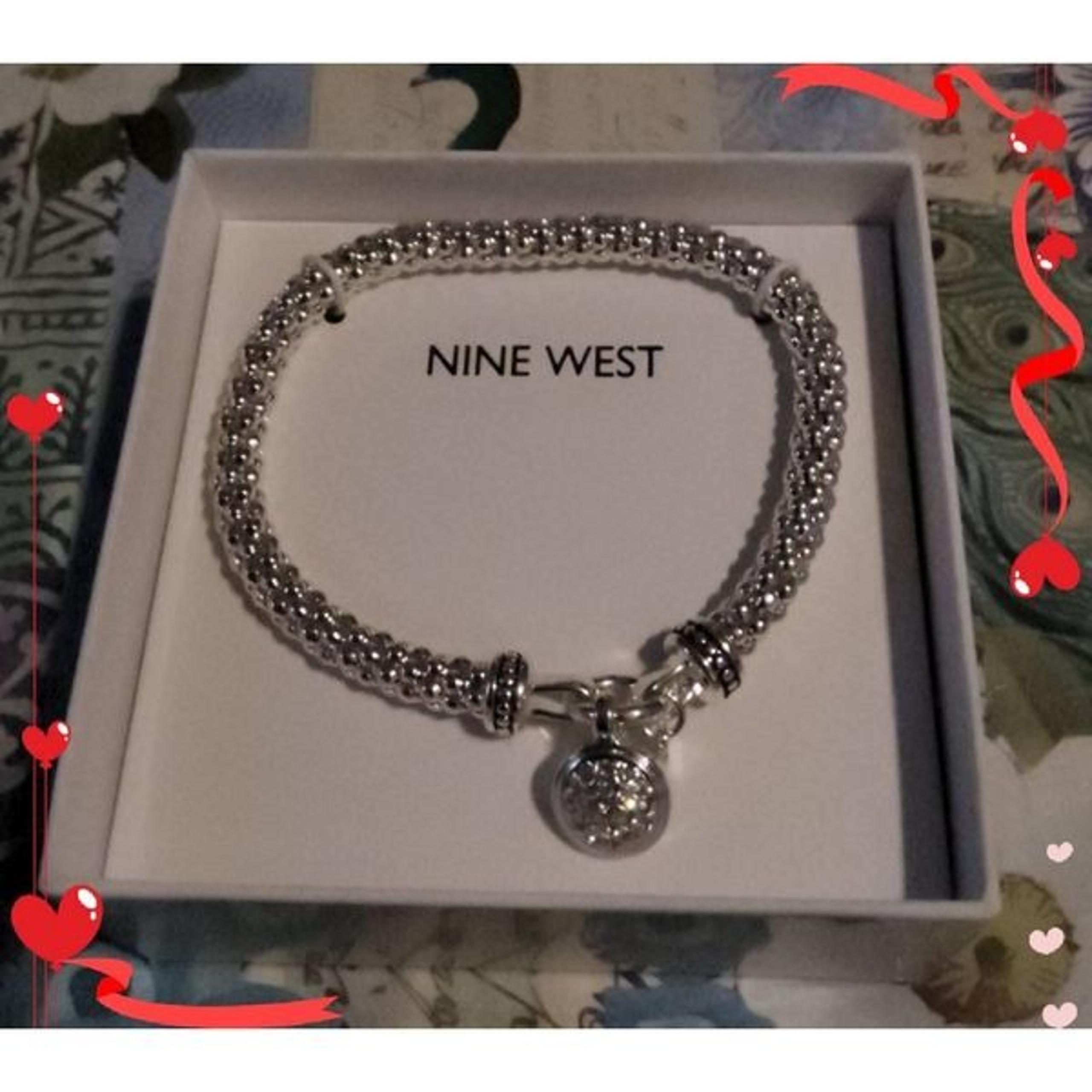 NIB~NINE WEST Silver Popcorn Chain Pave Crystal Circle Charm Bracelet