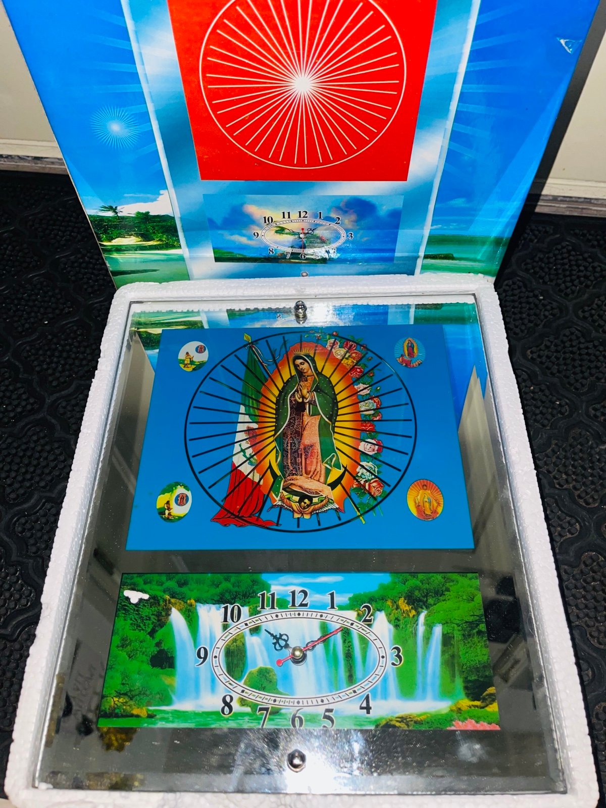 **New** Vintage Cosmic Light Imagery Clock (Virgen)