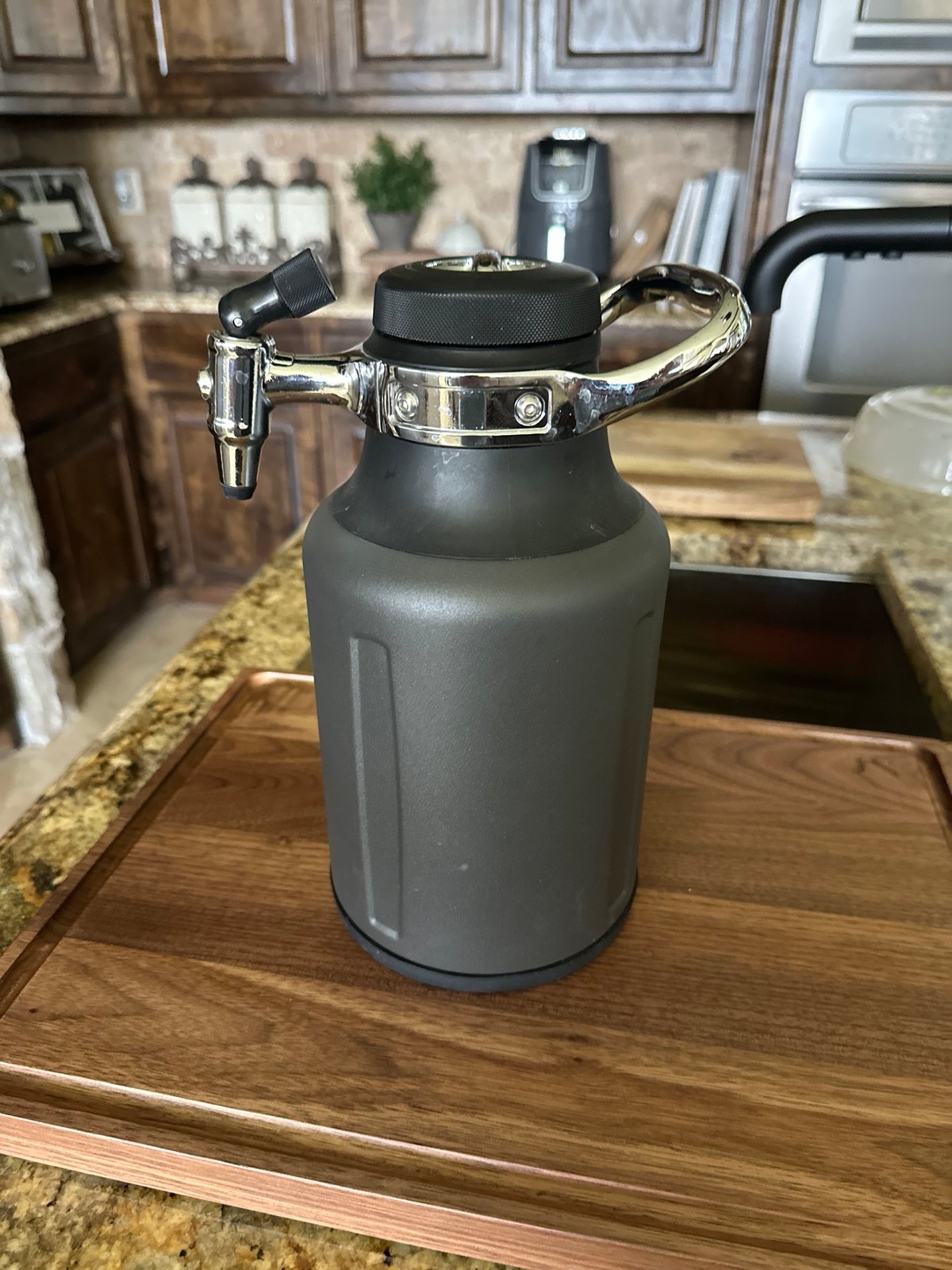Growlerwerks uKeg carbonated beverage dispenser