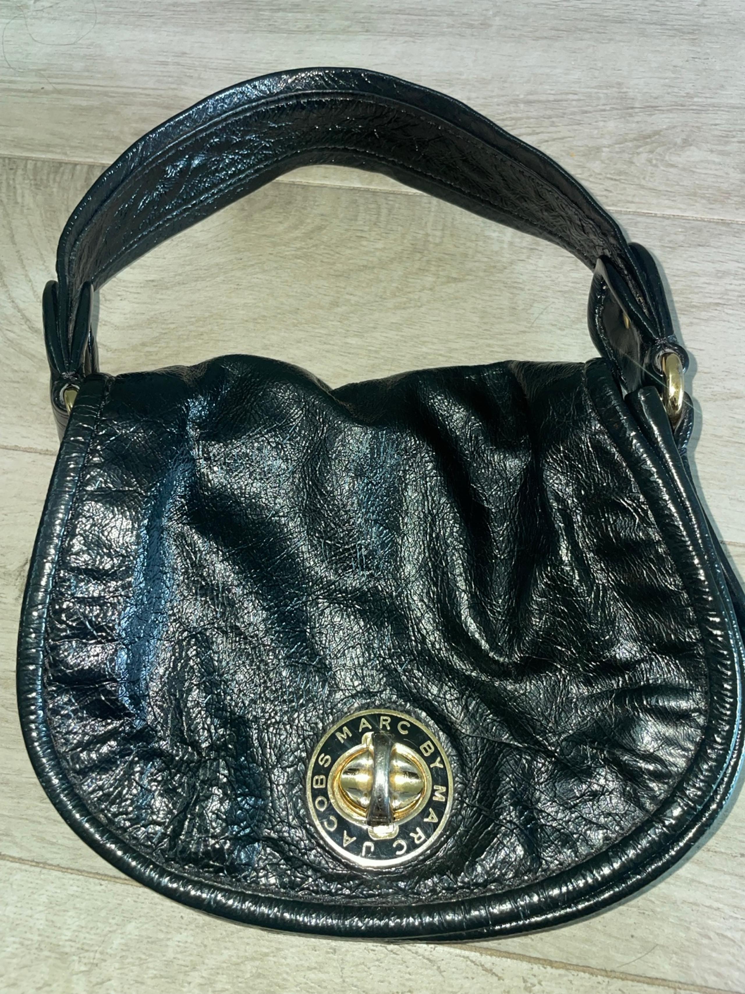 Marc by Marc Jacobs Turnlock Black Patent Leather Shoulder Bag Small shiny purse