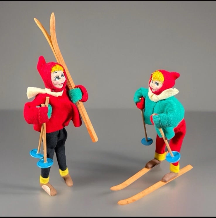(2) Vintage Roldan Klumpe Cloth Felt Doll Figurine Girl Skier Skiing Nice Cond