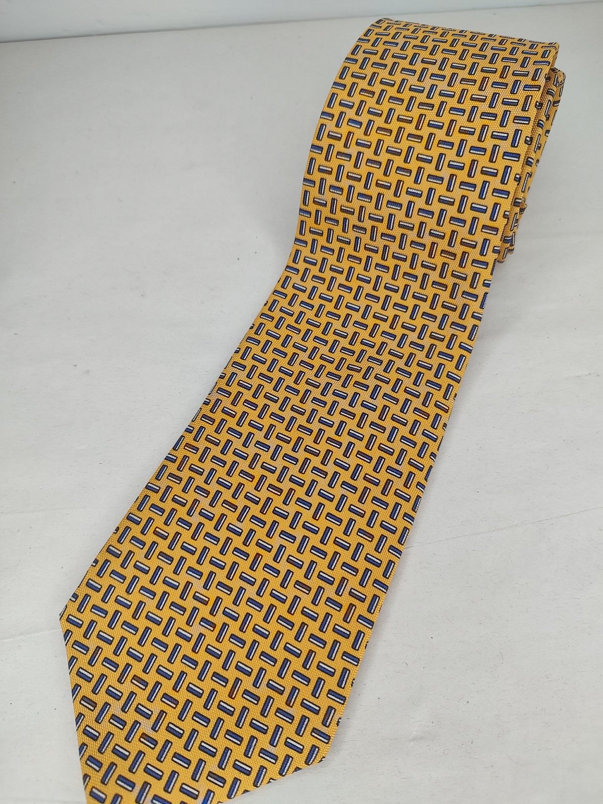 VTG Lauren Ralph Lauren Mens Tie Yellow / Blue Geometric, Hand Finished Silk USA