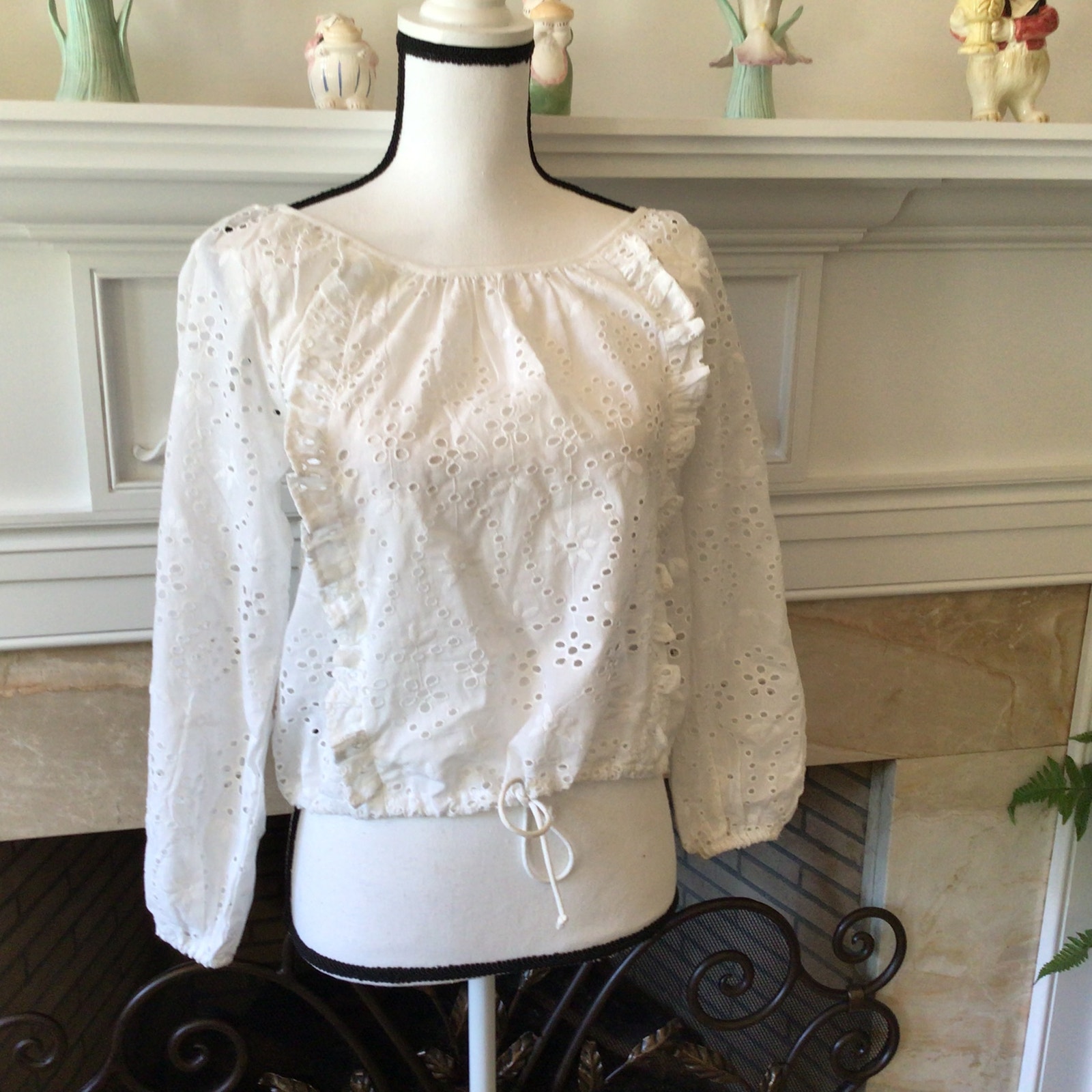 Joie White Floral Eyelet Cotton Peasant Top. Sz XS