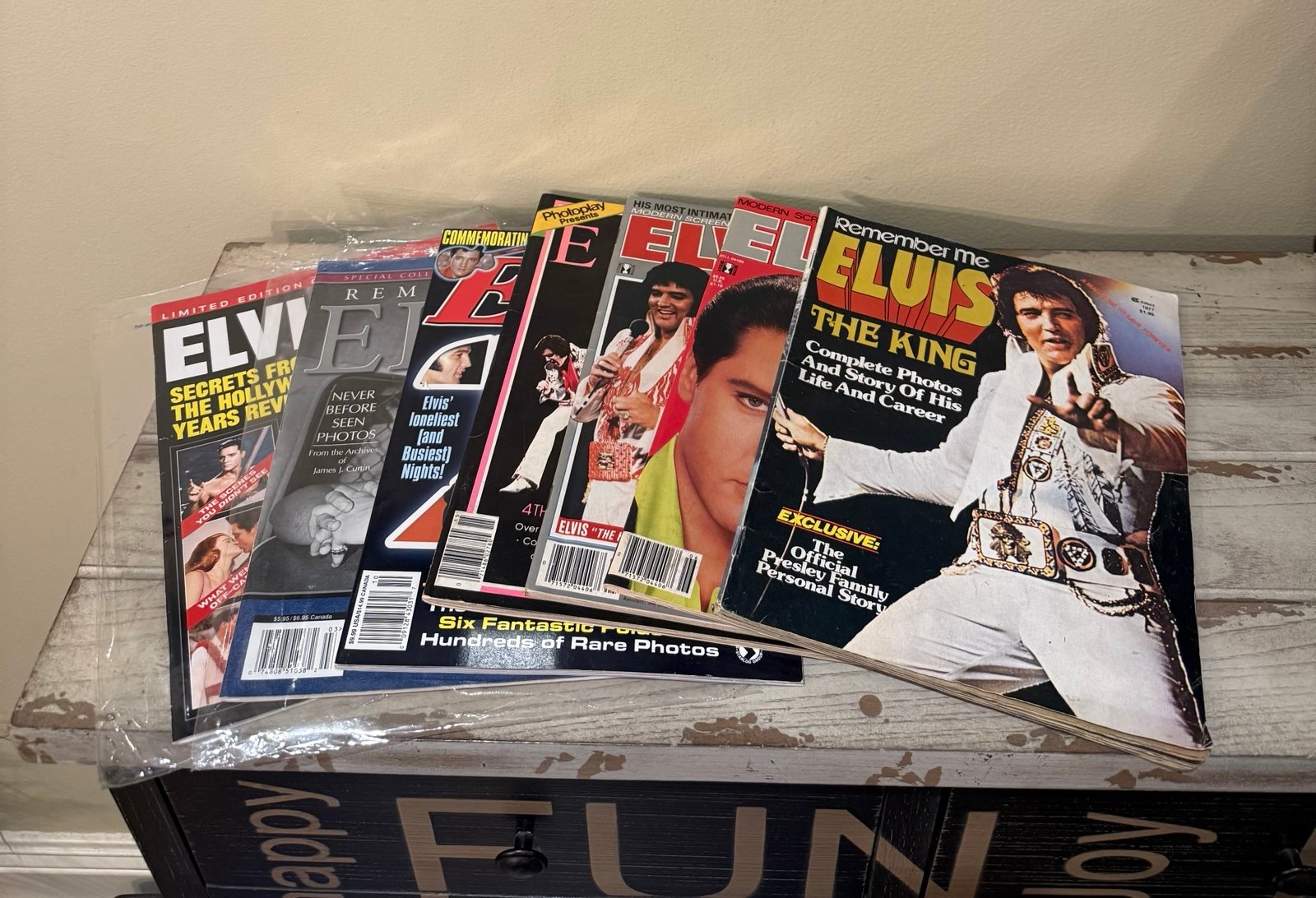 Elvis Presley Magazine Collection, Lot of 7