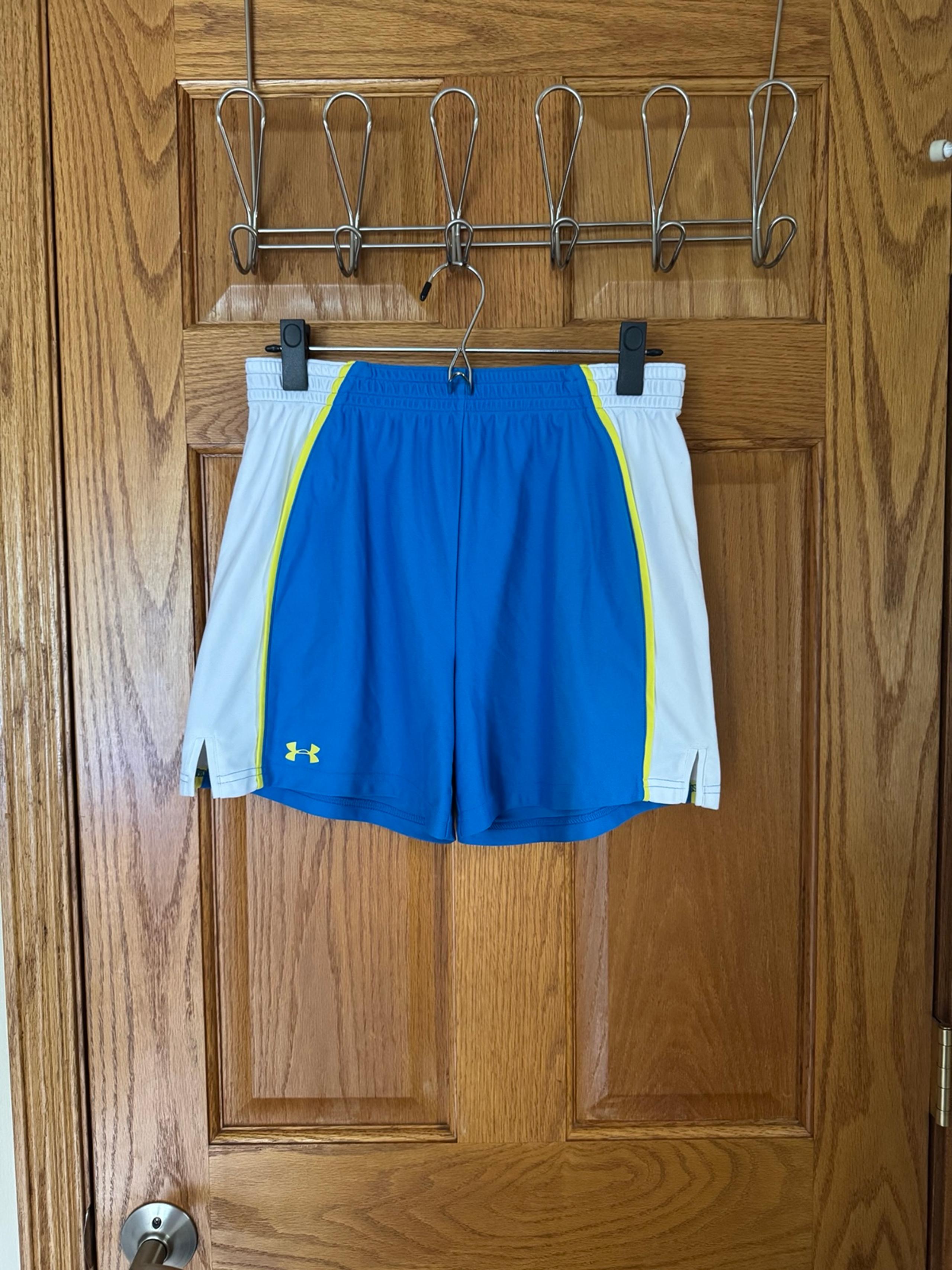Women’s Under Armour shorts size small