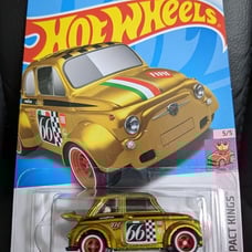 Hot Wheels '60s Fiat 5000 Modified Spectraflame Gold Super Treasure Hunt