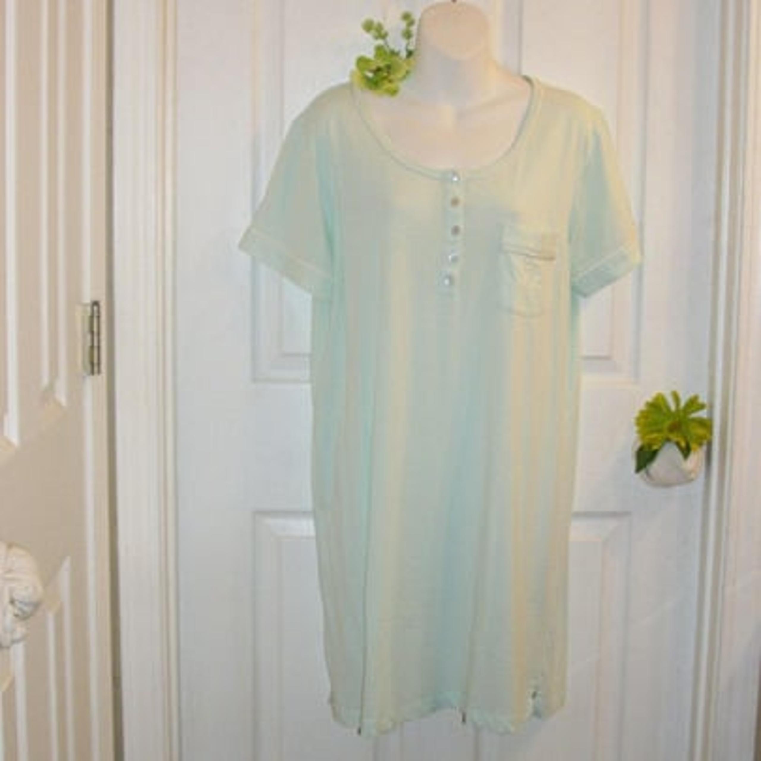 CABERNET Sleep Shirt Nightgown Size M Mint Green w/White Piping Soft 100% Cotton