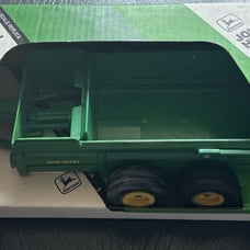 New ERTL 1/16 John Deere Vintage Hydra Push Spreader #549 Die Cast