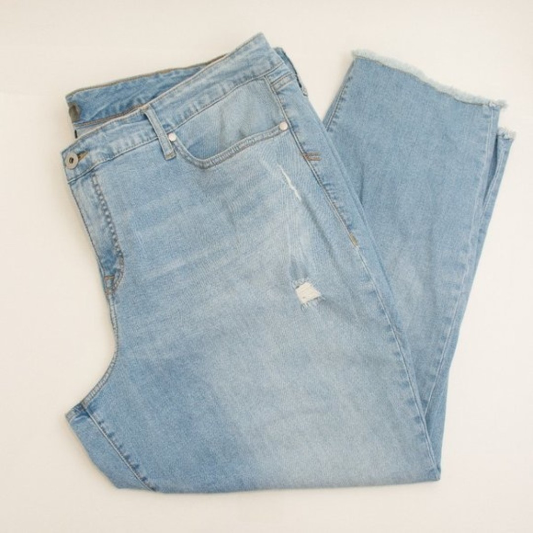 Torrid Cropped Boyfriend Vintage Stretch Jeans Sz 24