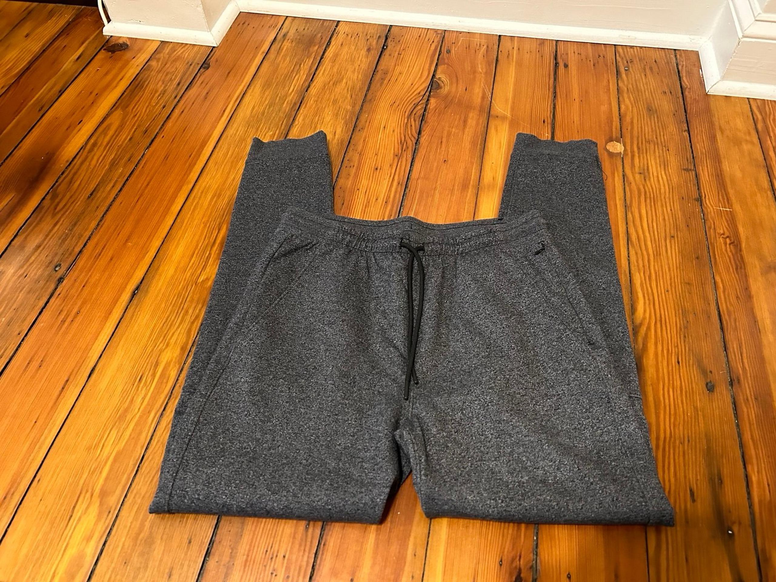 Old Navy Men’s Lightweight Jogger Sweatpants