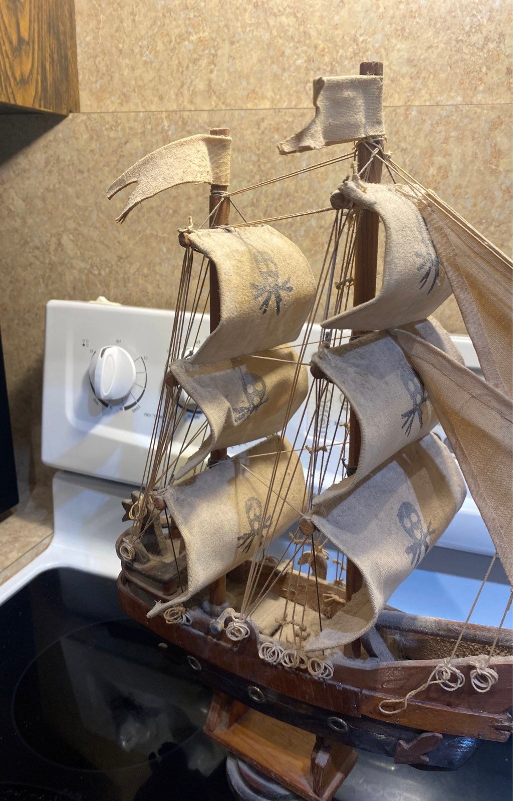 Wooden pirate ship model - Model Vehicles